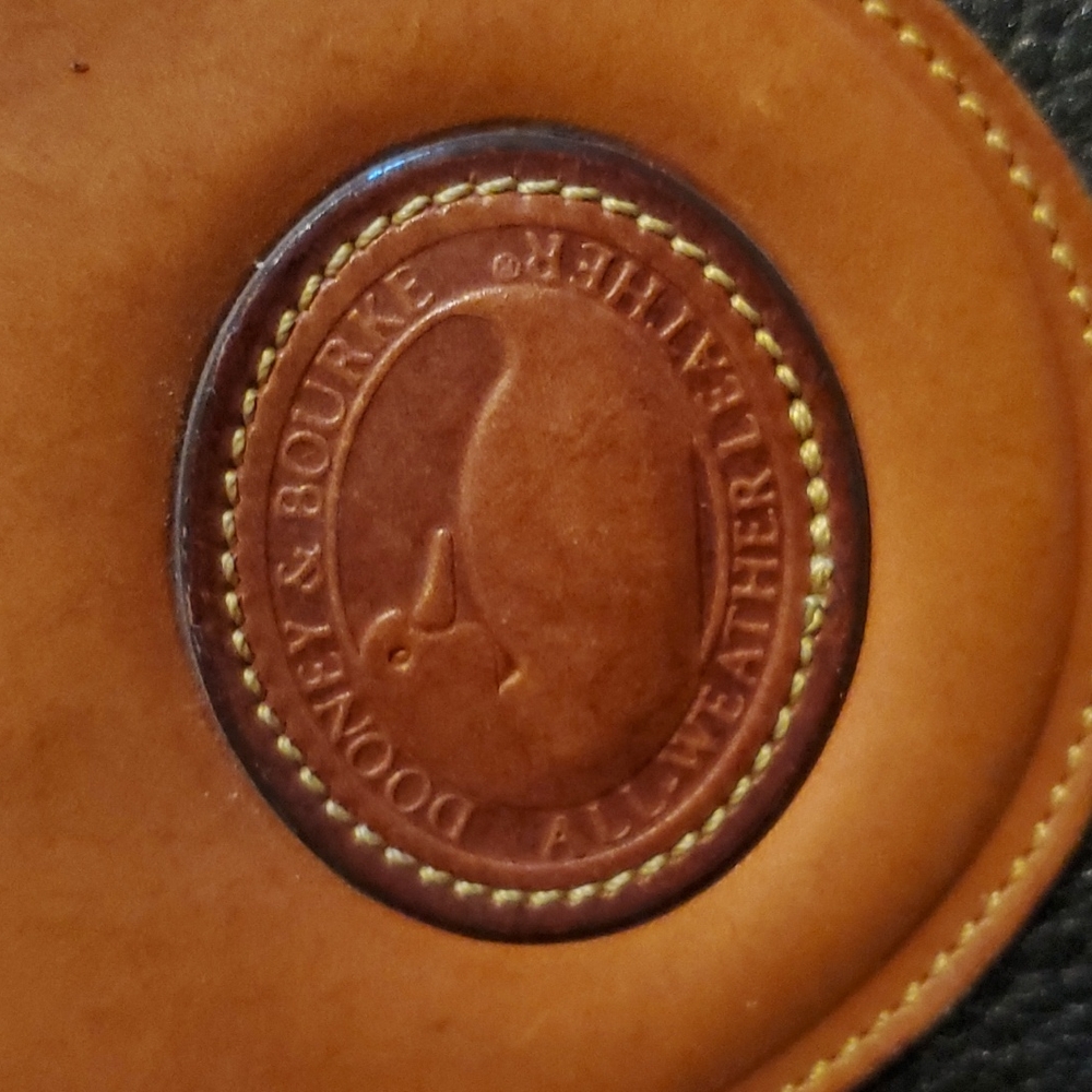 Vintage Dooney & Bourke purse - Picture 8 of 9